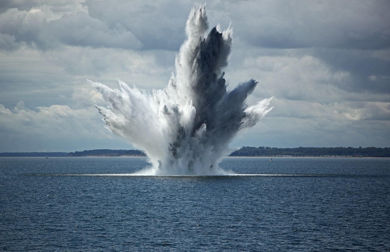 Wybuch miny morskiej - zdjęcie ilsutracyjne
