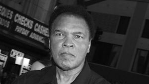Boks. Kto wygrałby walkę Muhammad Ali - Mike Tyson? "Tata skopałby mu tyłek"