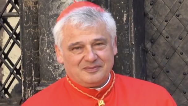 Papieski jałmużnik, kardynał Konrad Krajewski przywiózł do Lwowa dwie ciężarówki darów, zgromadzonych dzięki apelowi papieża Franciszka