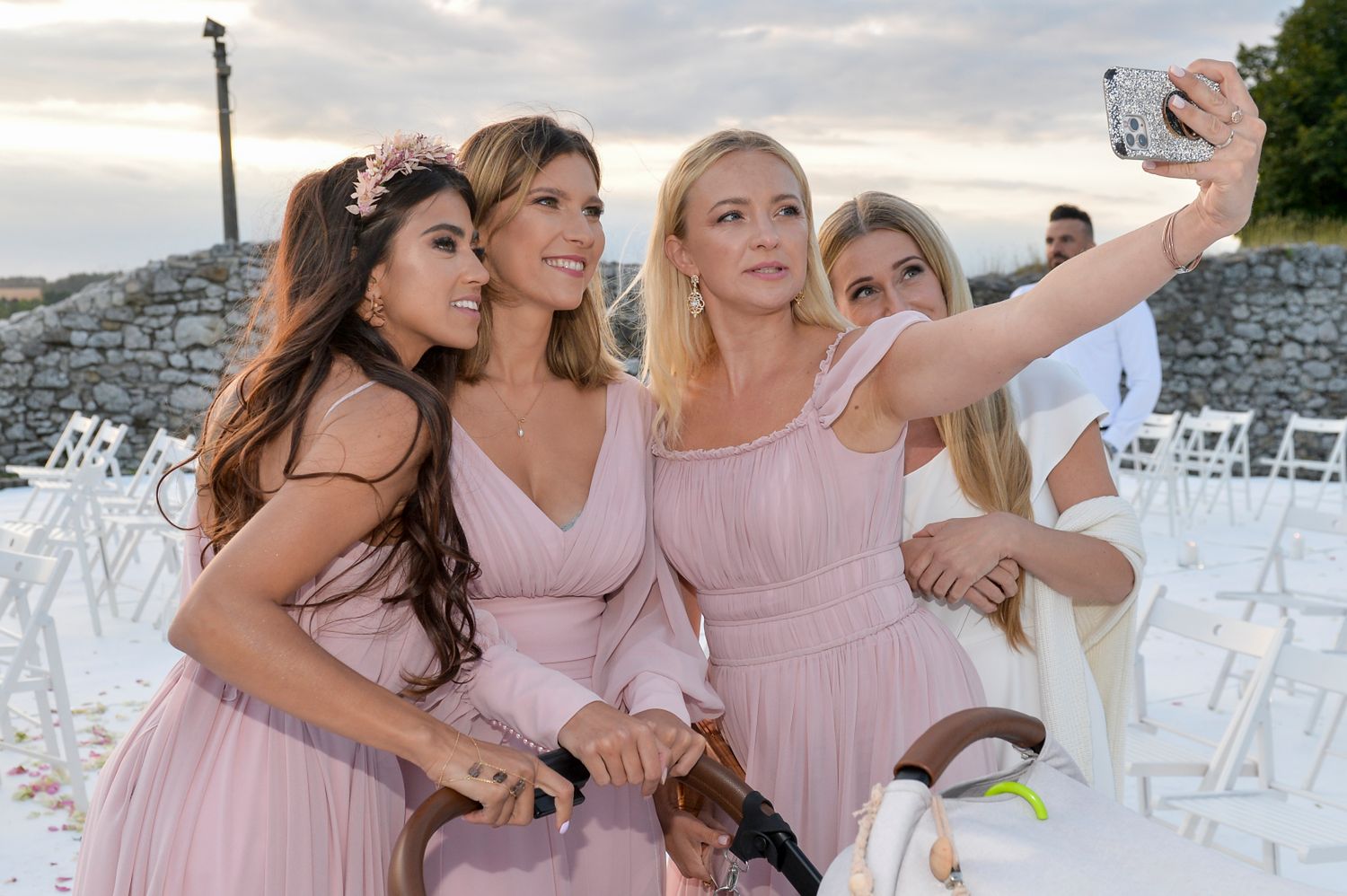 Maja Hyży, Kamila Kamińska i Barbara Kurdej-Szatan – Ślub Agnieszki Mrozińskiej i Alexa Caprice