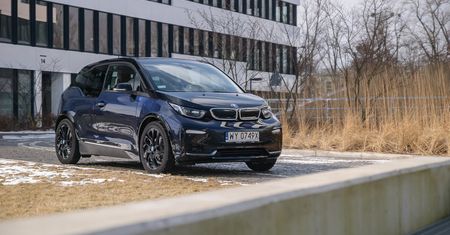 Samochody elektryczne bez akcyzy to już fakt. Potanieją, ale ciągle będą drogie