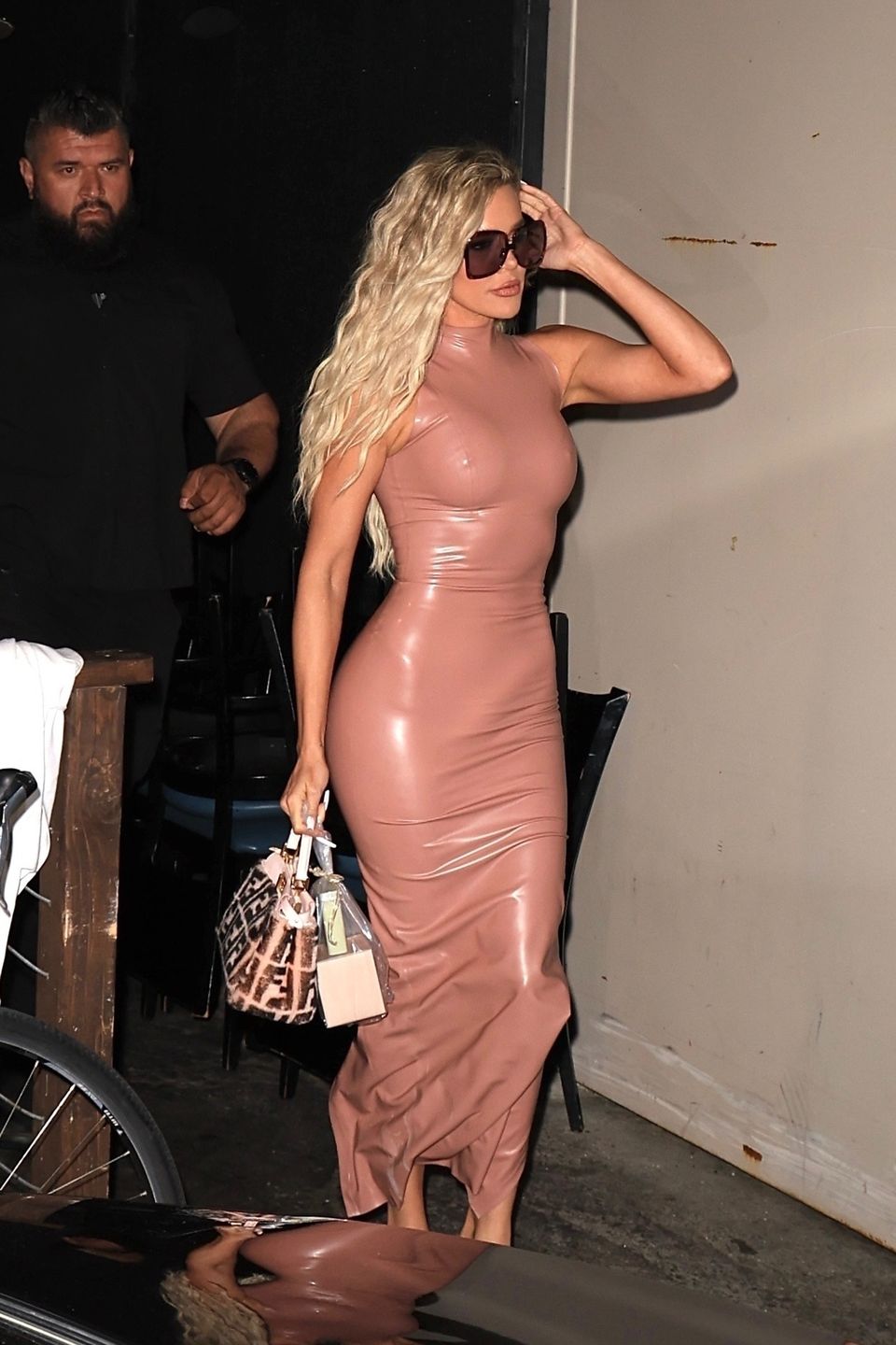 Khloe Kardashian idzie na kolację z Kris i Kendall