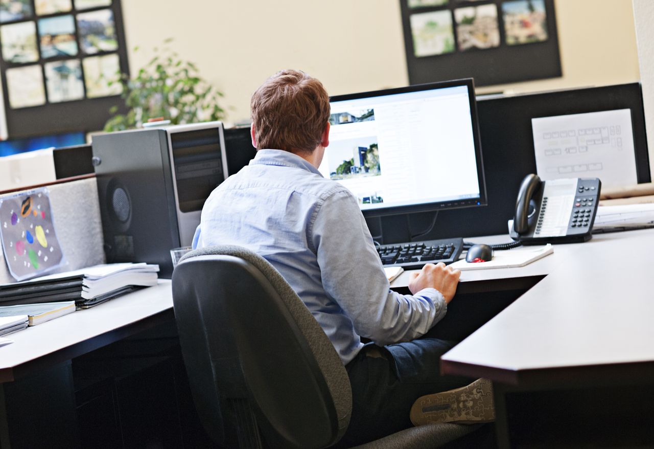 Cutting sitting time by 40 minutes may ease back pain