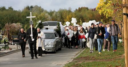 Zginął po rajdzie kierowcy. Gorzowianie pożegnali 4-letniego Piotrusia