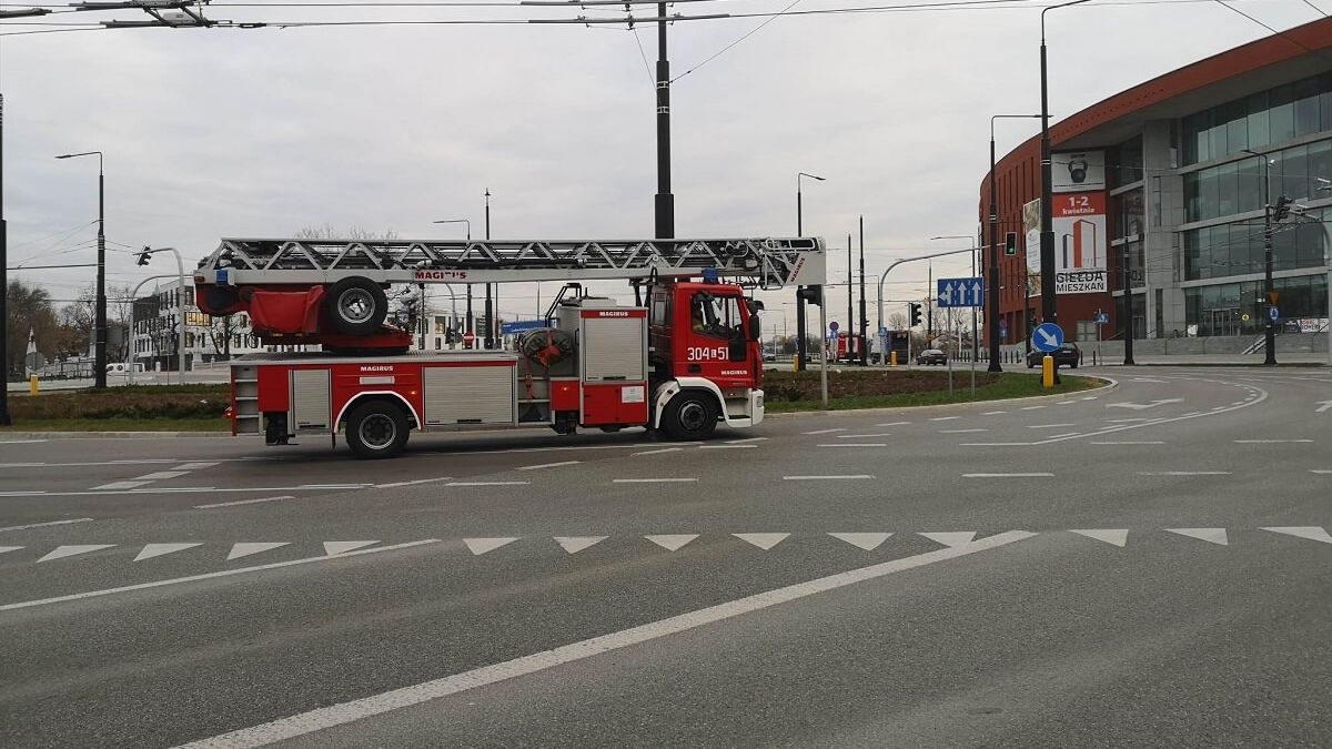Interwencja straży pożarnej do alarmu bombowego