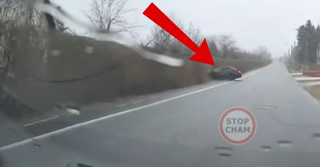 Tak skończył jazdę BMW. Sceny na drodze. "Głupota i tyle"