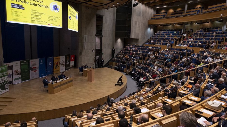 Warsztaty &#34;Bądź gotów!&#34; dotyczące obrony cywilnej w Auditorium Maximum w Krakowie.