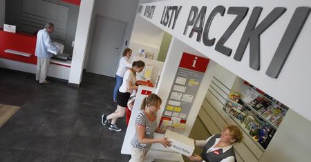 Na poczcie zapłacisz smartfonem