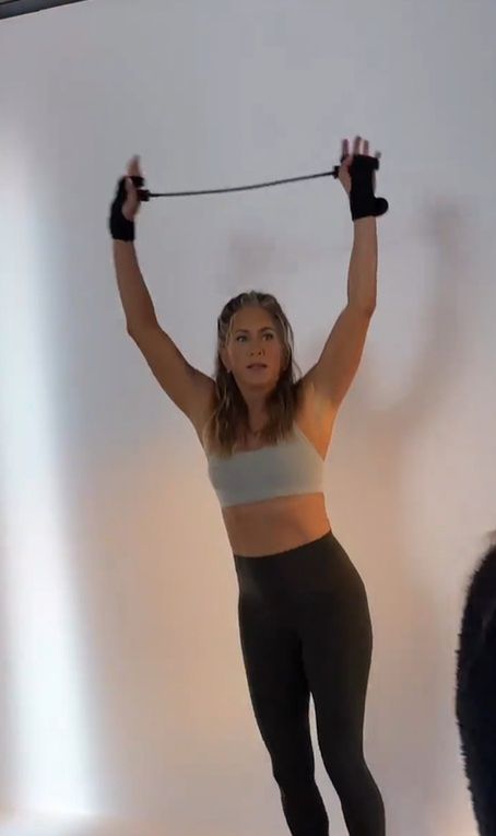 Jennifer Aniston codziennie ćwiczy co najmniej przez godzinę
