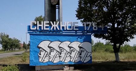 Rosyjscy separatyści ekshumują ciała. Trwają prace na cmentarzach ofiar wojny w Donbasie