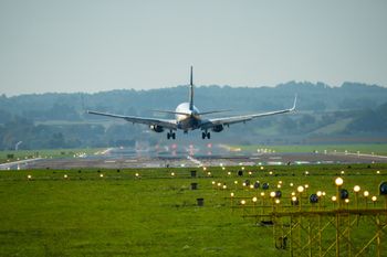 Zapłacą ludziom za wymianę okien. Lotnisko rusza z akcją