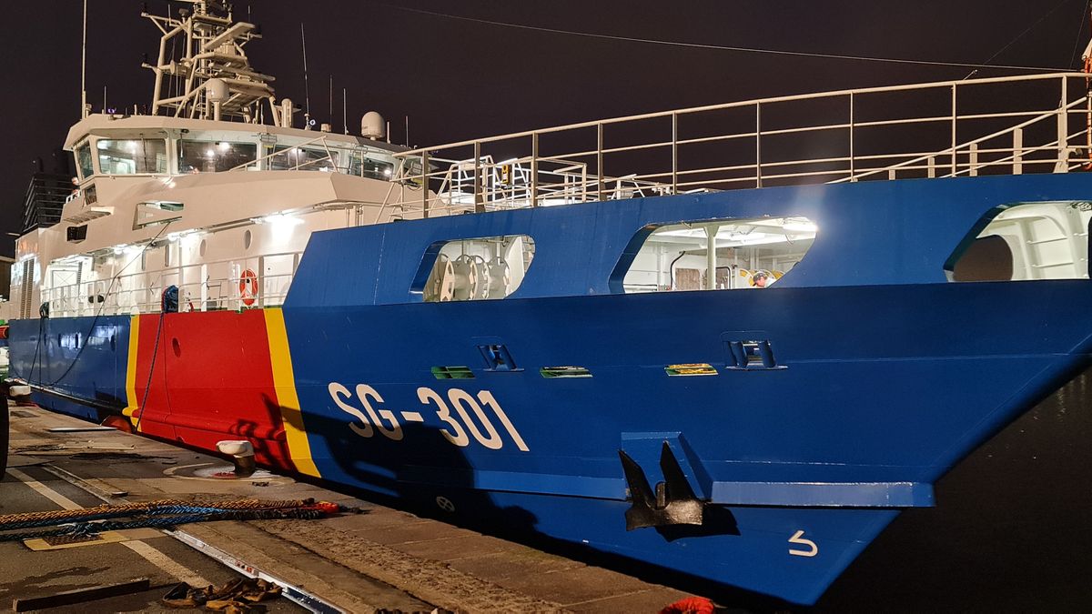 Na pokładzie dziobowym jest certyfikowana płaszczyzna do współpracy ze śmigłowcem w zakresie ewakuacji medycznej, która będzie wykorzystywana również, jako platforma do operowania dronem. Jednostka pływająca ma napęd spalinowo – elektryczny.