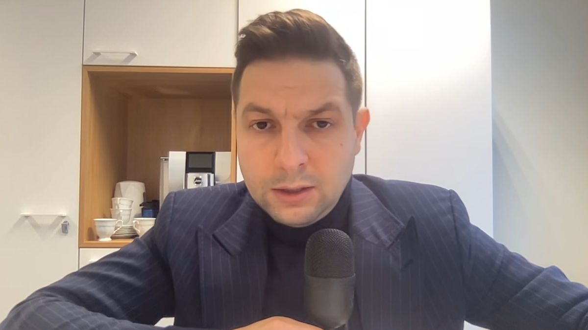 Patryk Jaki krytykuje rząd za działania ws. Funduszu Sprawiedliwości.