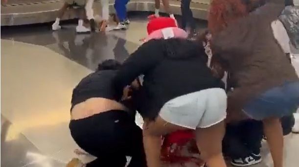 Na lotnisku w Chicago wywiązała się ogromna bijatyka