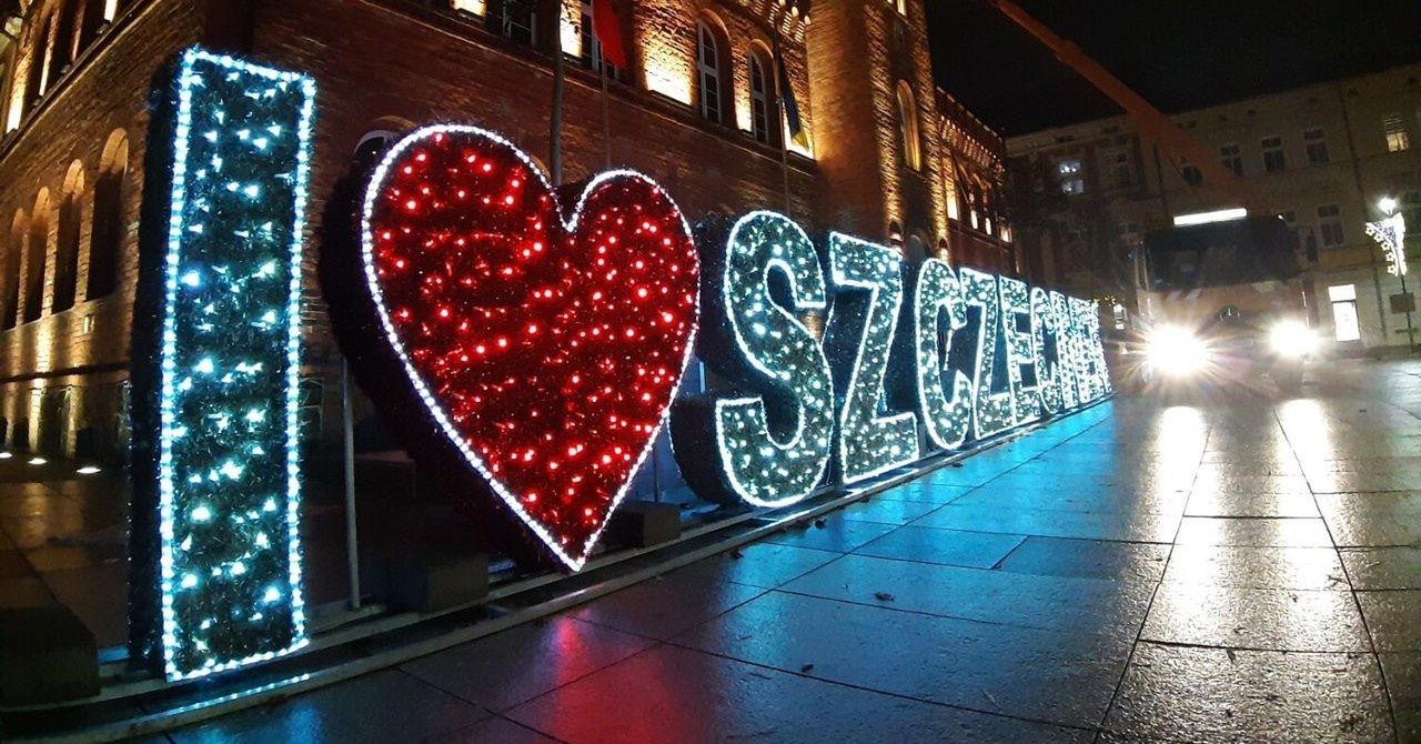 Szczecinek: Wkrótce na ulicach pojawią się świąteczne ozdoby. Będzie też żywa choinka