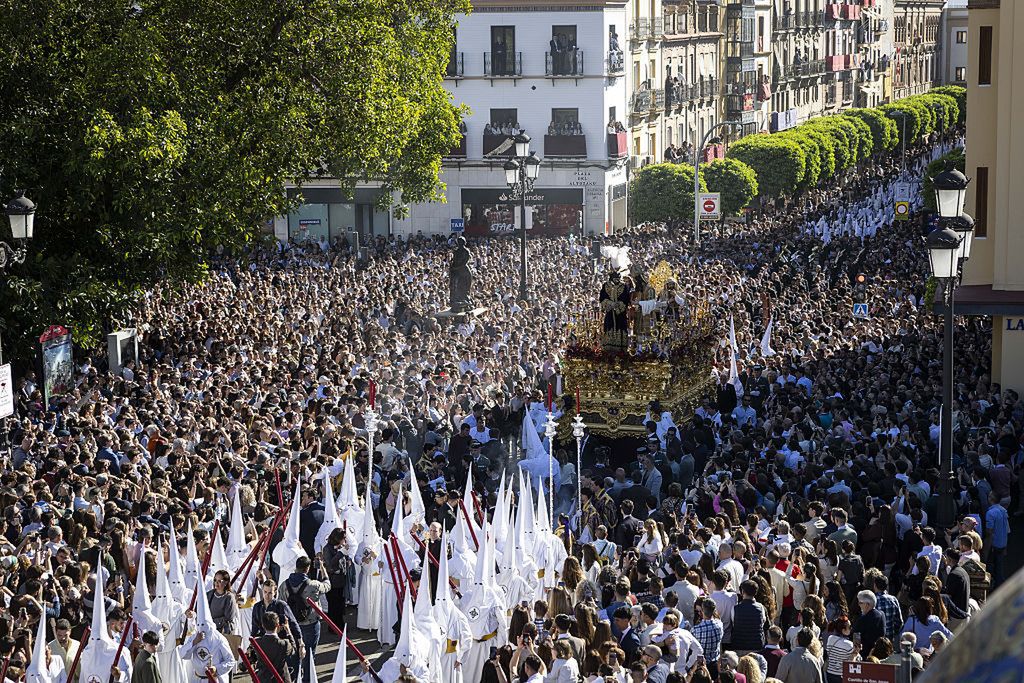 Wynajmują balkony za 9 tys. euro. Chcą oglądać spektakularne widowisko