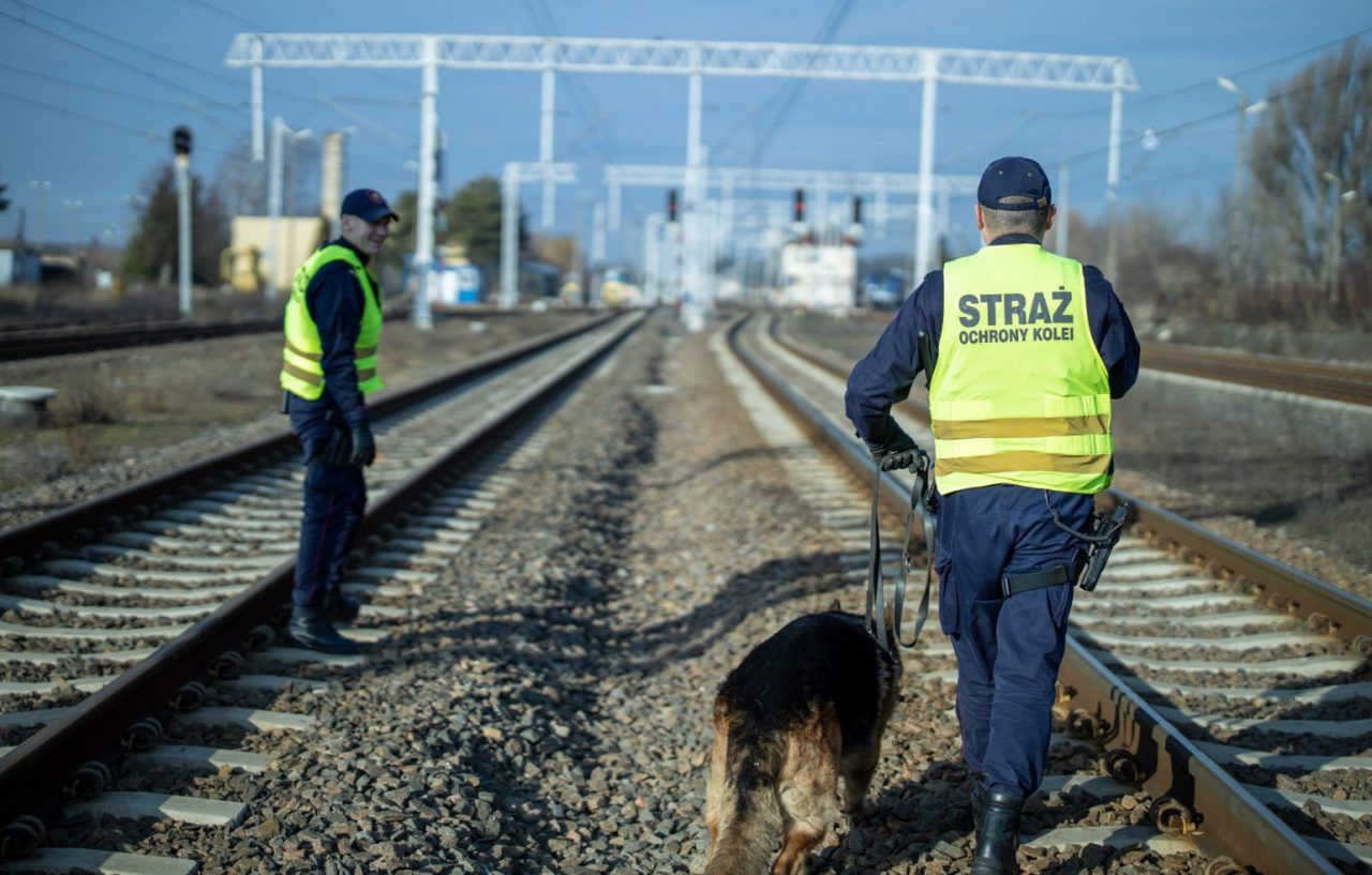 Łuków: Straż Ochrony Kolei udaremniła kradzież styropianu z remontowanego dworca