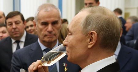 Zemsta Władimira Putina. Francuski szampan nie będzie w Rosji szampanem