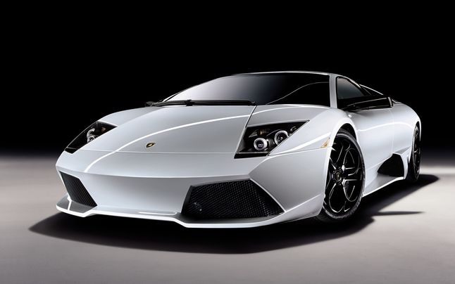 Giorgio Sanna w teście przeprowadzonym wspólnie przez Autobild i Lamborghini w modelu Murciélago LP640 pokonał Zielone Piekło w 7:40.