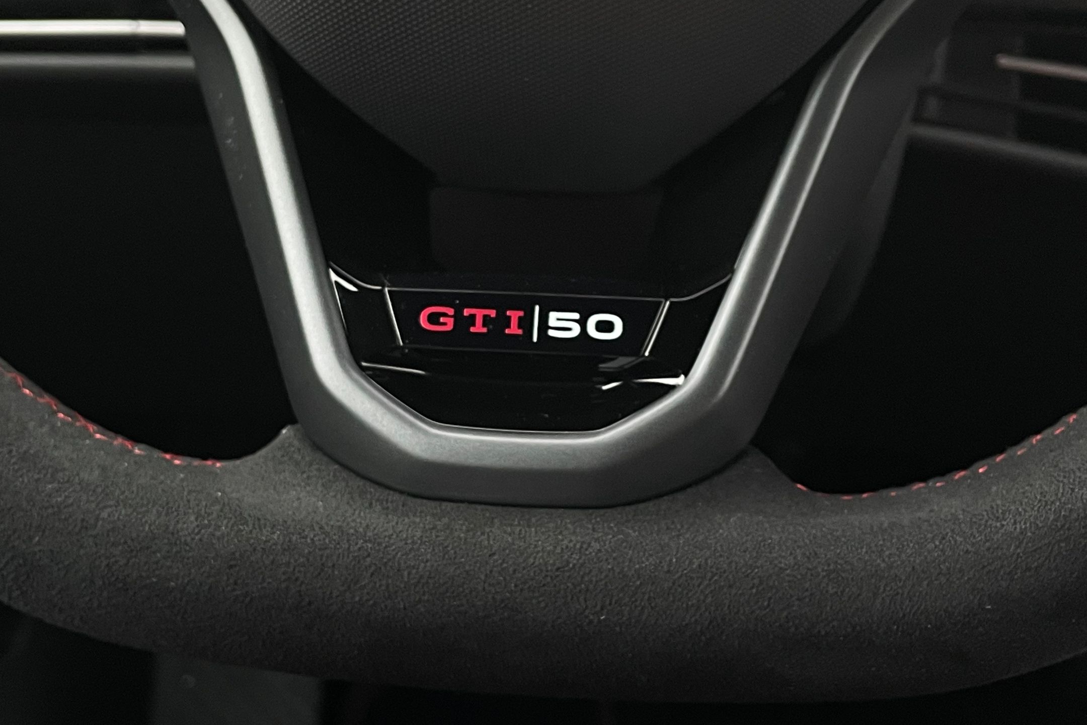 Volkswagen Golf GTI Edition 50