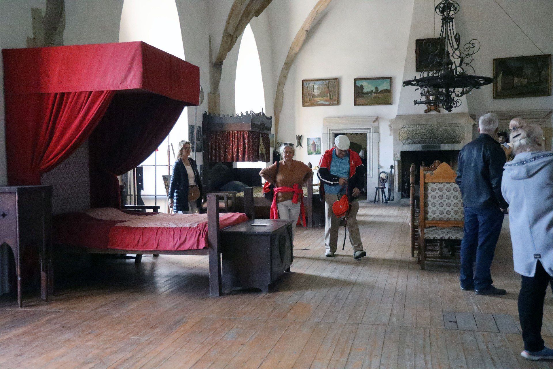 Średniowieczne mury i legenda o skarbach. Zamek Grodziec to niezwykłe miejsce, które wciąż kryje swoje tajemnice