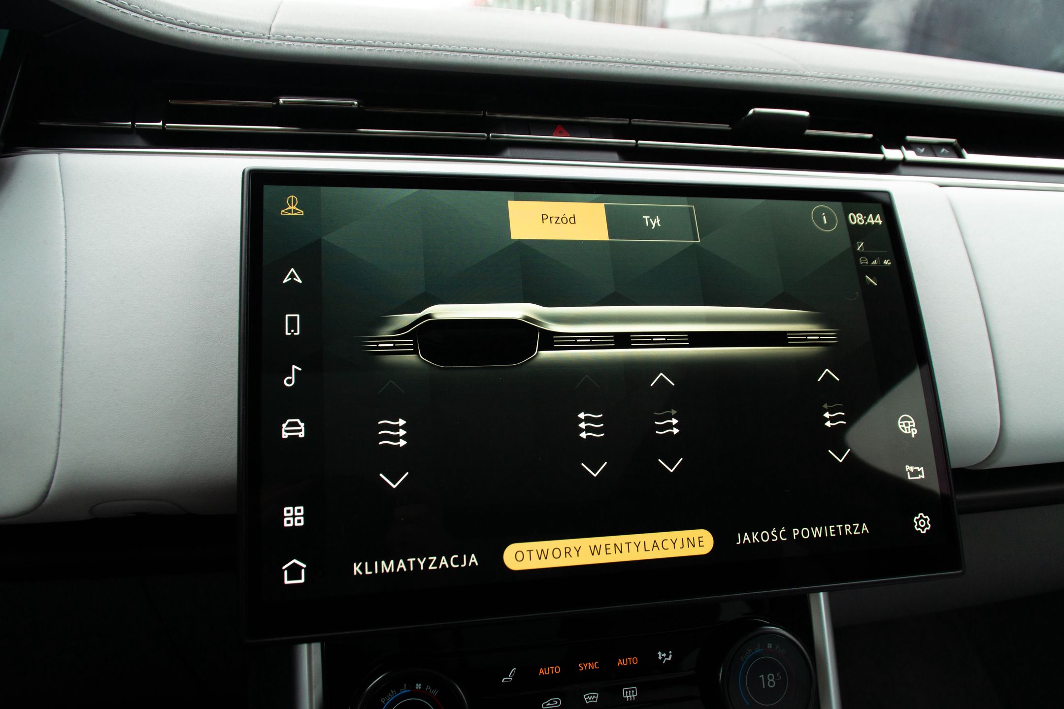 Range Rover P510e SV SWB