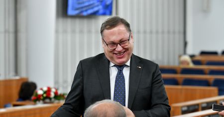 Miliony oszczędności oraz "maluch". Jest oświadczenie Grzegorza Biereckiego