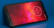 Motorola Moto Z3 Play oficjalnie. Modny ekran 18:9 dodatkiem do podwójnego aparatu i modułów