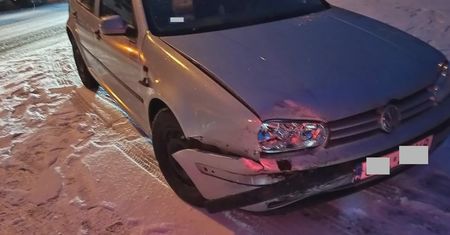Chwila nieuwagi i kolizja. Ciężarówka nie ustąpiła osobówce