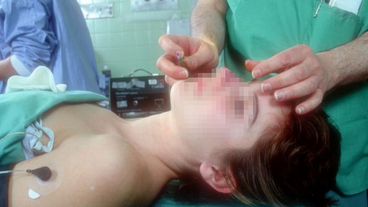 Mimo sprzeciwu bliskich, 15-latka z Brazylii postanowiła przekłuć sobie brew. Ta decyzja kosztowała ją życie (zdjęcie ilustracyjne) 