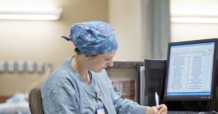 Sąd odrzuca skargi szpitali. Tyle muszą zapłacić pielęgniarkom
