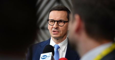 Premier zainwestował w obligacje. Tyle mógł zarobić
