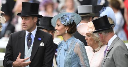 Król Karol z Camillą i książę William z Kate ZŁAMALI PROTOKÓŁ, pozując do oficjalnego zdjęcia? (FOTO)
