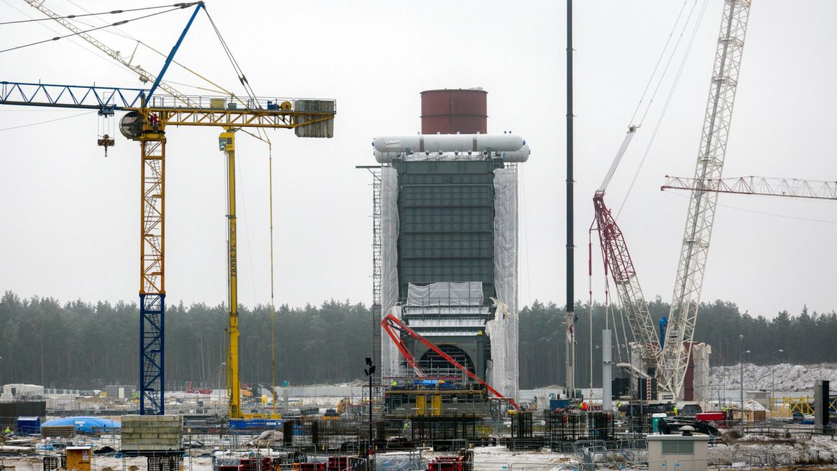 Elektrownia gazowa w Ostro??ce w budowie
Fot. Jaroslaw Sender/East News, Ostroleka, 02.12.2023. Postepy w budowie elektrowni gazowej w Ostrolece. Inwestycja powstaje w miejsce wyburzonej niedoszlej elektrowni weglowej.
Jaroslaw Sender