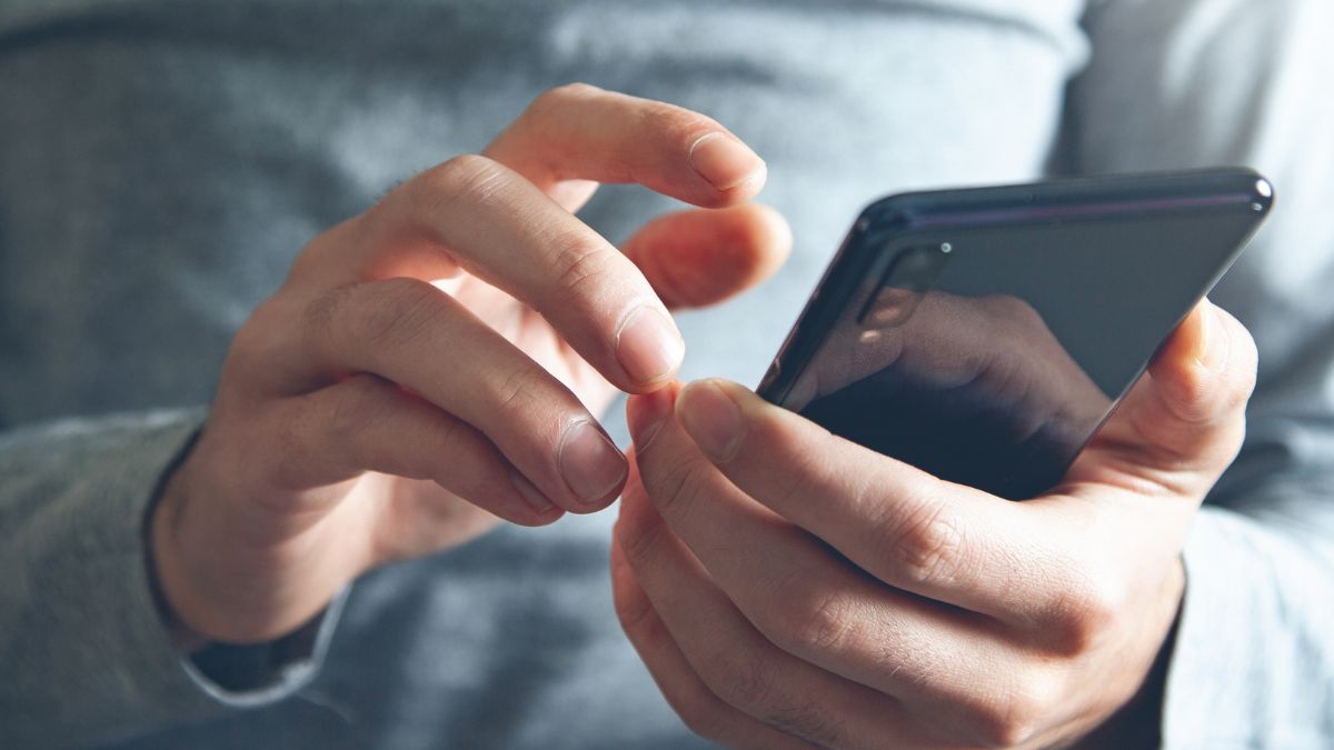 Telefon może nas podglądać.