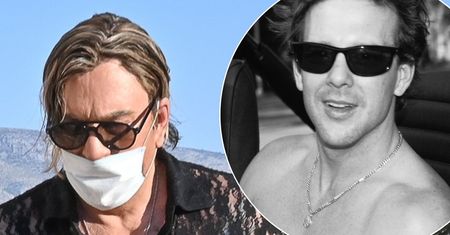 Mickey Rourke ma zmasakrowaną twarz. Wszystko przez operacje