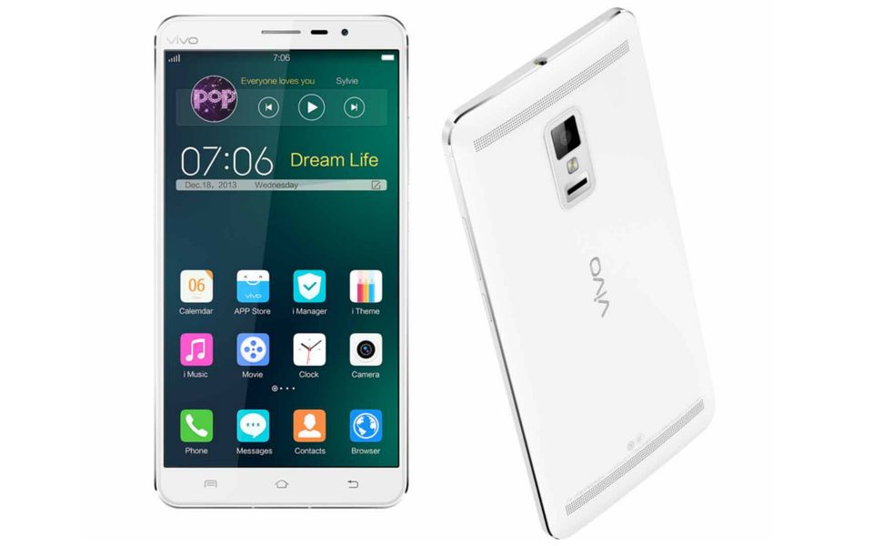 Pierwszy smartfon z... - 10 telefonów, które przetarły szlaki 8
