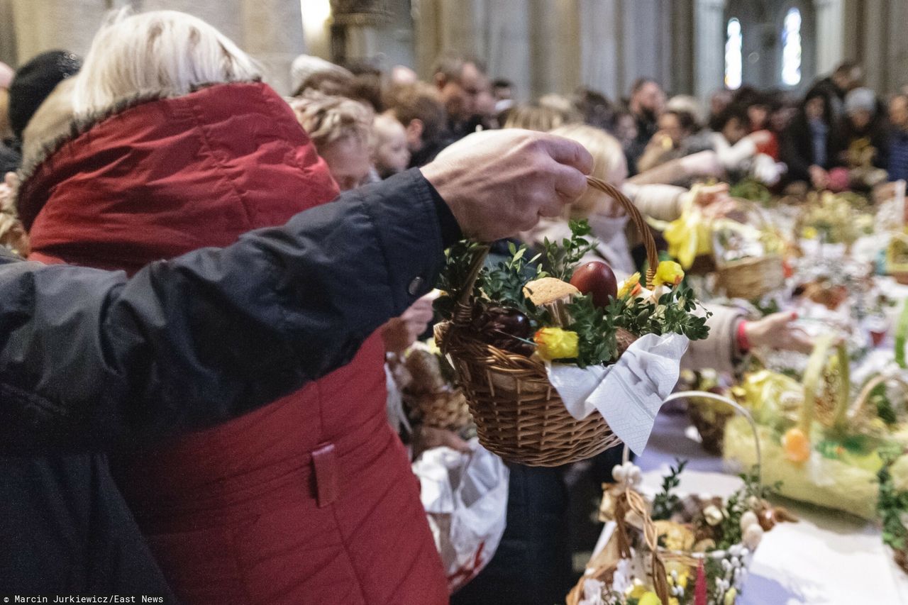 Koronawirus w Polsce. "Mamy III falę". Co z Wielkanocą?