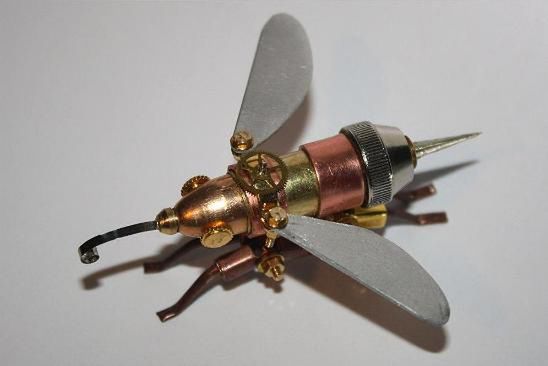 Steampunkowe insekty zrobione z... naboi! 11