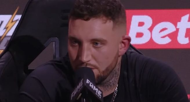 Youtuber Boxdel wykluczony przez Fame MMA. Po ujawnieniu wiadomości do 14-latki