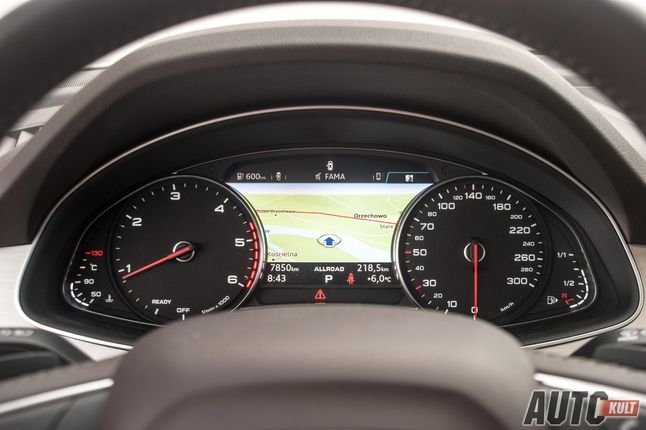 Cyfrowe zegary pozwalają dostosować wyświetlane parametry do potrzeb kierowcy.