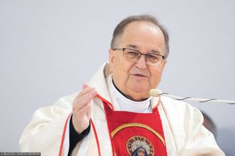 "Kilka przestępstw". Jest zawiadomienie ws. miecza dla o. Rydzyka