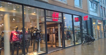 H&M otwiera sklepy. "W zgodzie z najnowszym rozporządzeniem"