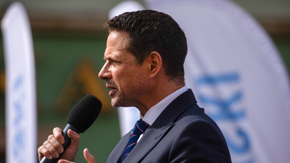 Rafa� Trzaskowski
Boles�awiec, 12.04.2025. Wybory Prezydenta RP 2025 - kampania. Kandydat KO, prezydent Warszawy Rafa� Trzaskowski podczas spotkania z wyborcami w Boles�awcu, 12 bm. (mr) PAP/Krzysztof �wik
Krzysztof �wik
kampania, KO, Koalicja Obywatelska, Platforma Obywatelska, PO, PO-KO, polityk, polityka, prezydencja, prezydencka, prezydenckie, samorz�dowa, samorz�dowiec, spotkanie, sympatycy, wiec, w�adza lokalna, wyborcy, wyborcza, wyborcze, wybory, zwolennicy, mieszka�cami miasta regionu, spotkanie spotkania, wiec wyborczy