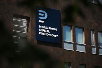 Po skandalu w szpitalu wrze w KO. Rośnie presja w partii