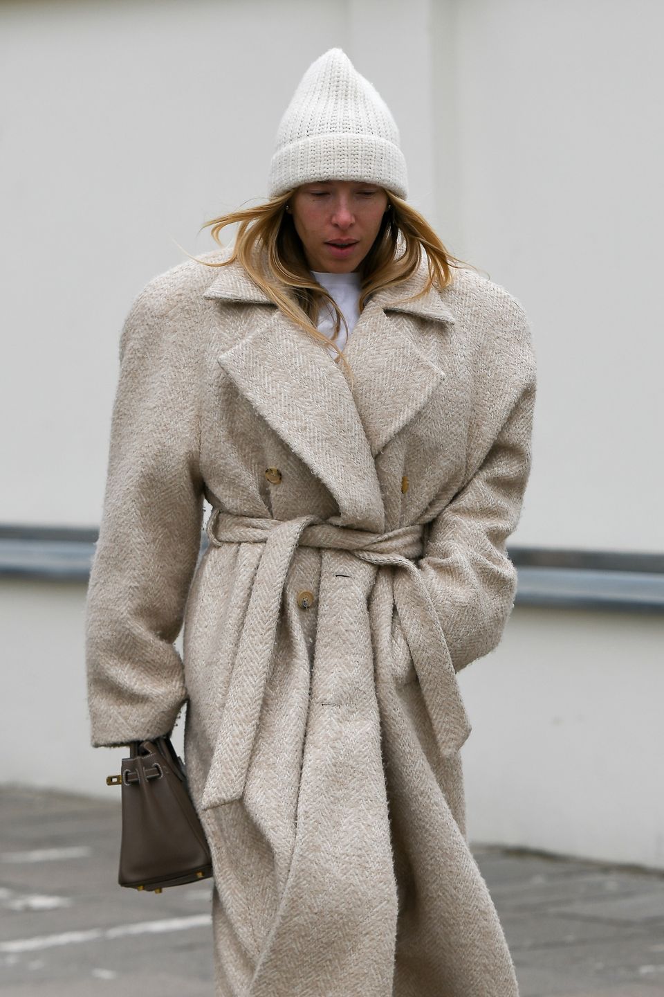 Naturalna Ewa Chodakowska z torebką za 100 tysięcy złotych