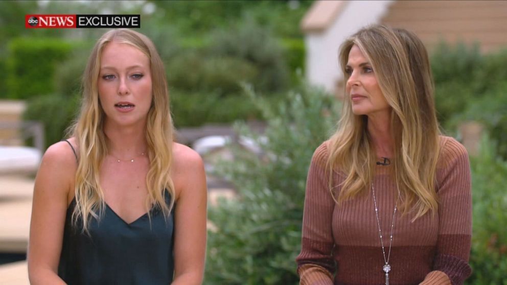 India Oxenberg z matką podczas wywiadu dla ABC News
