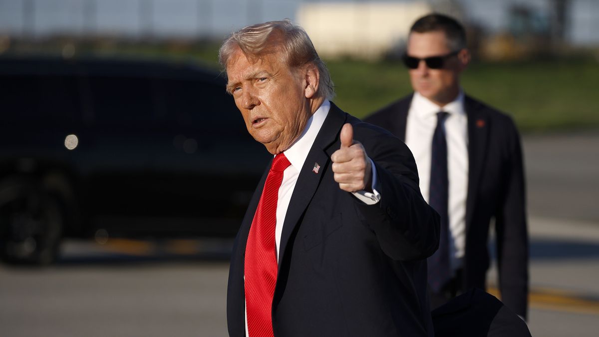 NEW YORK, NEW YORK - SEPTEMBER 11: U.S. President Donald Trump arrives at LaGuardia Airport on September 11, 2025 in New York City. President Trump is traveling to New York to attend a New York Yankees game and to stay at his golf club in Bedminster, New Jersey for the weekend. (Photo by Kevin Dietsch/Getty Images)
