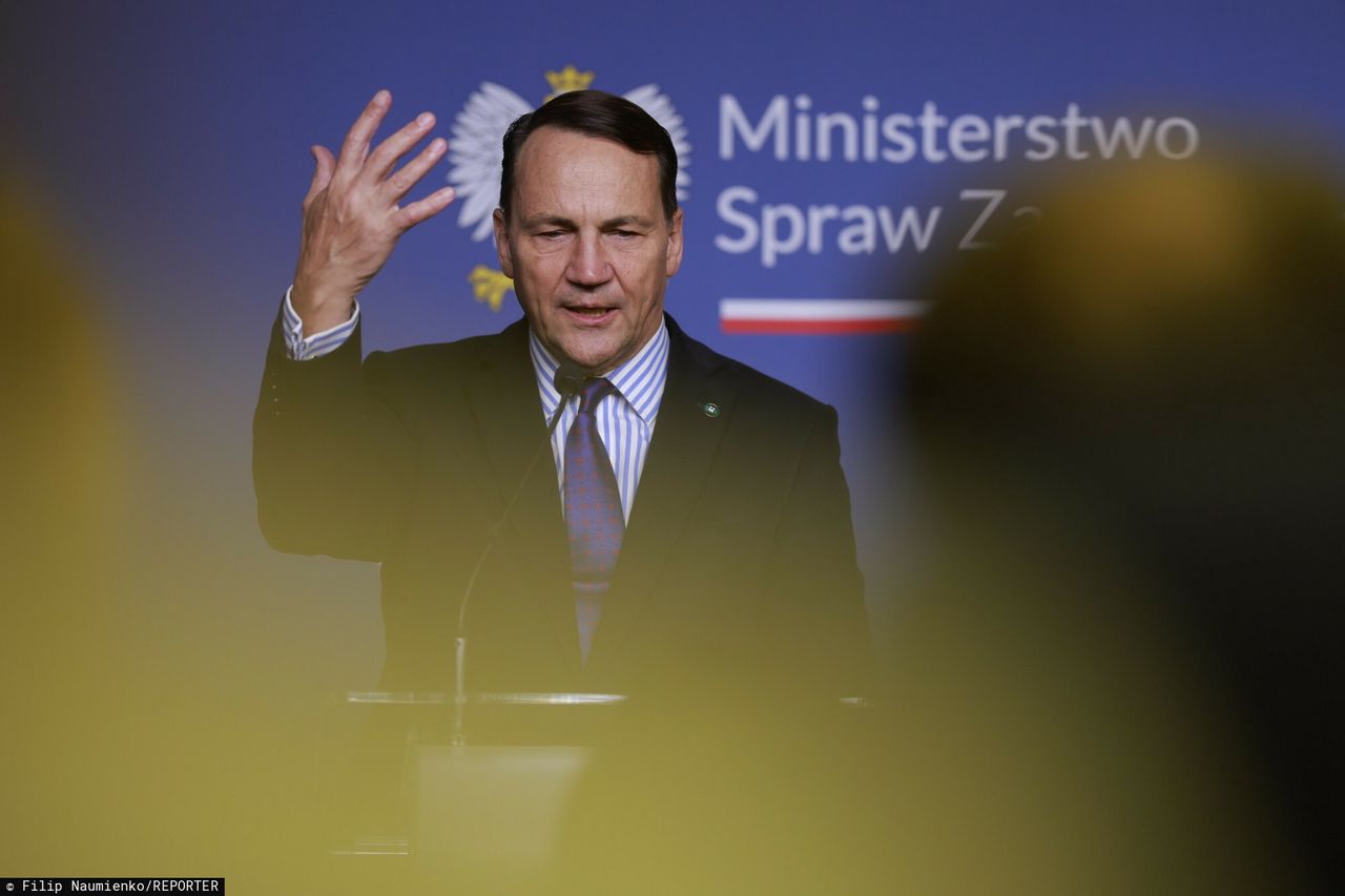 Zgrzyt na linii Indie-Polska. Poszło o wizytę Sikorskiego w Pakistanie