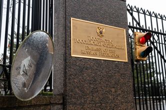 "Sankcje są uderzeniem w zwykłych obywateli Rosji" - napisał ambasador Rosji